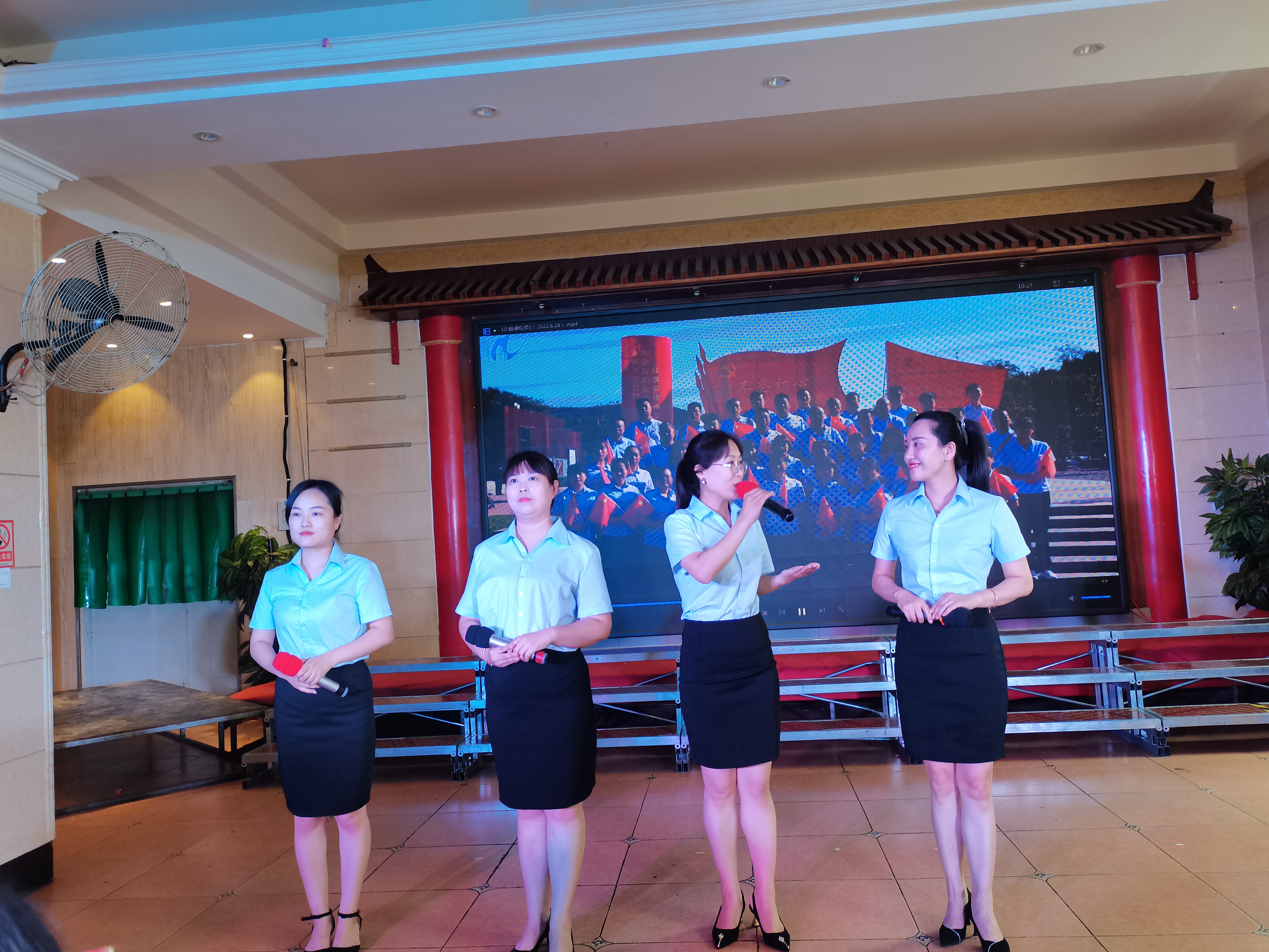 河南鴻宸參加鋼五區(qū)歡慶七一 “喜迎二十大 永遠(yuǎn)跟黨走”紅色詩(shī)歌誦讀活動(dòng)！